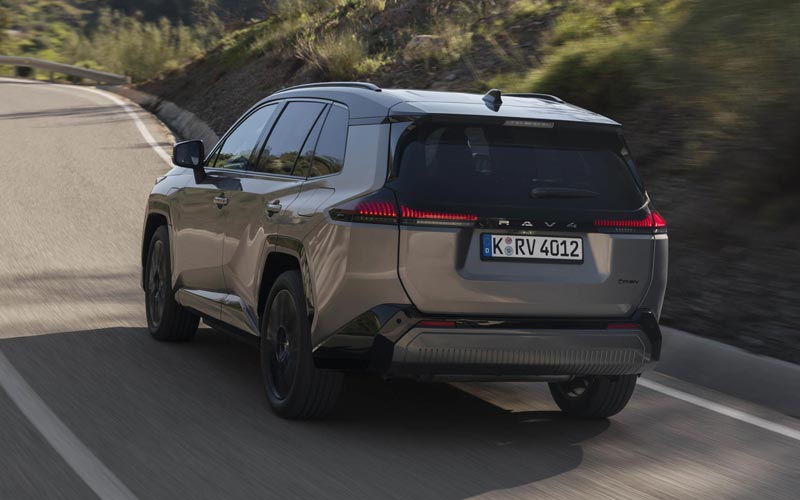 ���� Toyota RAV4 