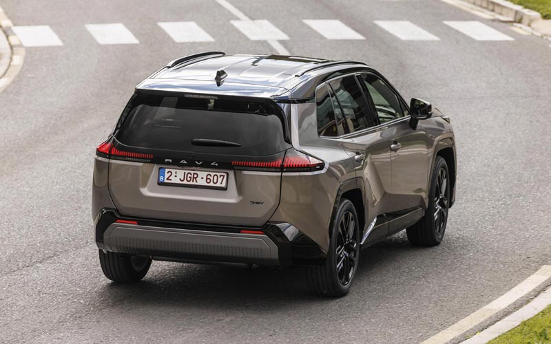 ���� Toyota RAV4 