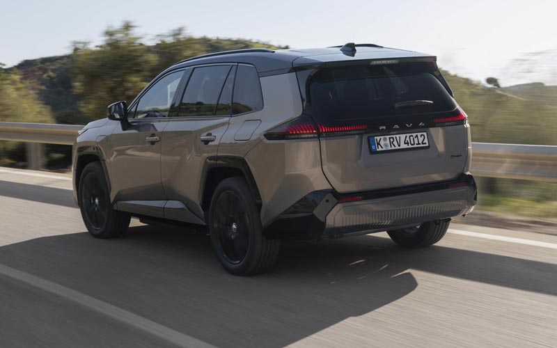 ���� Toyota RAV4 