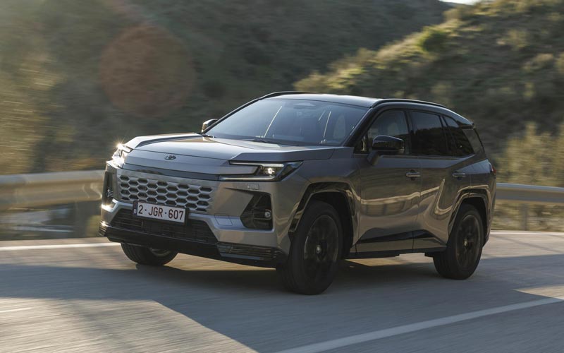 ���� Toyota RAV4 
