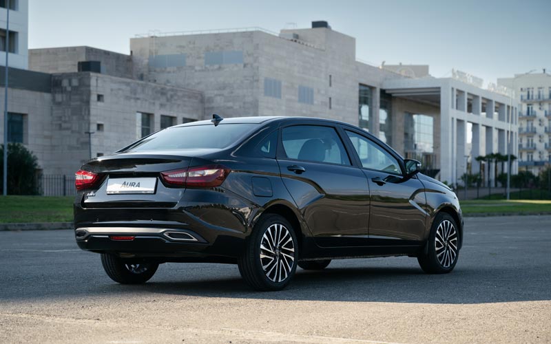  Lada Aura 