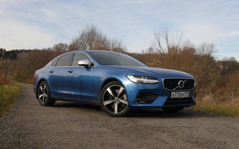  Volvo S90 R-Design 