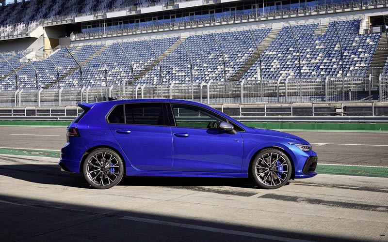  Volkswagen Golf R 