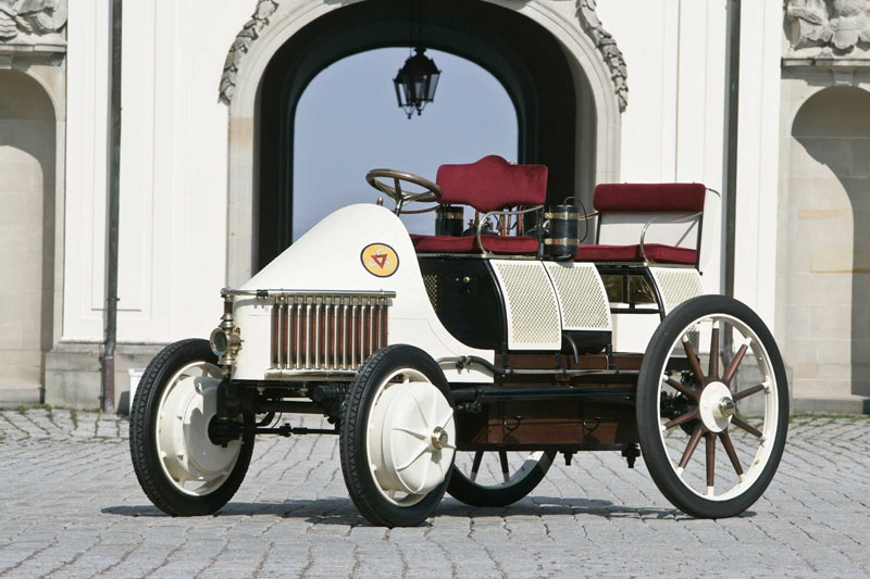 Первый гибридный автомобиль Lohner-Porsche (1901)