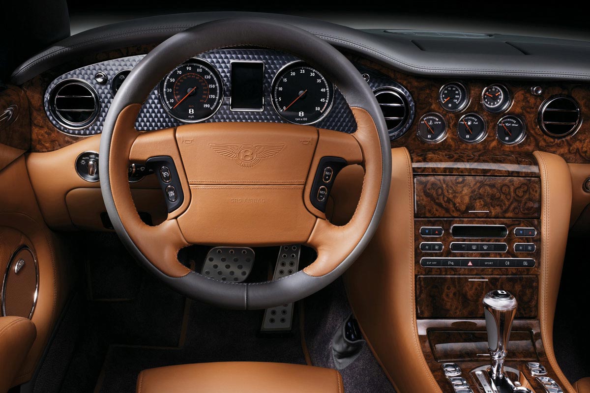 Bentley панель 2022