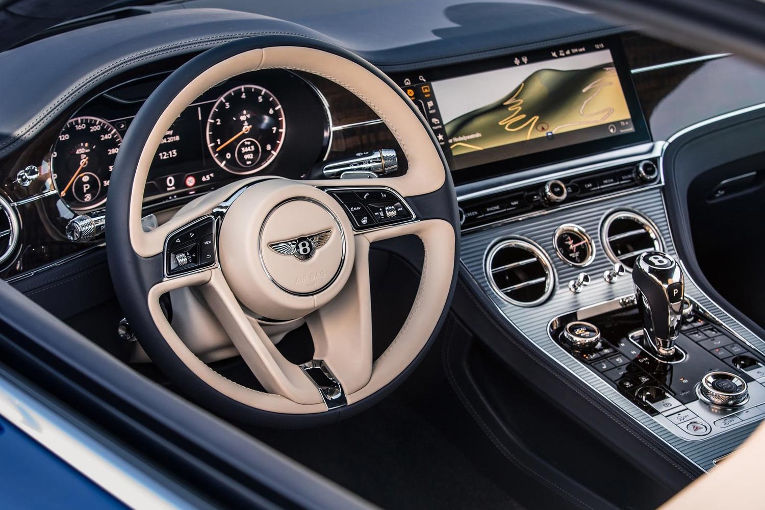 Bentley Continental салон 2019