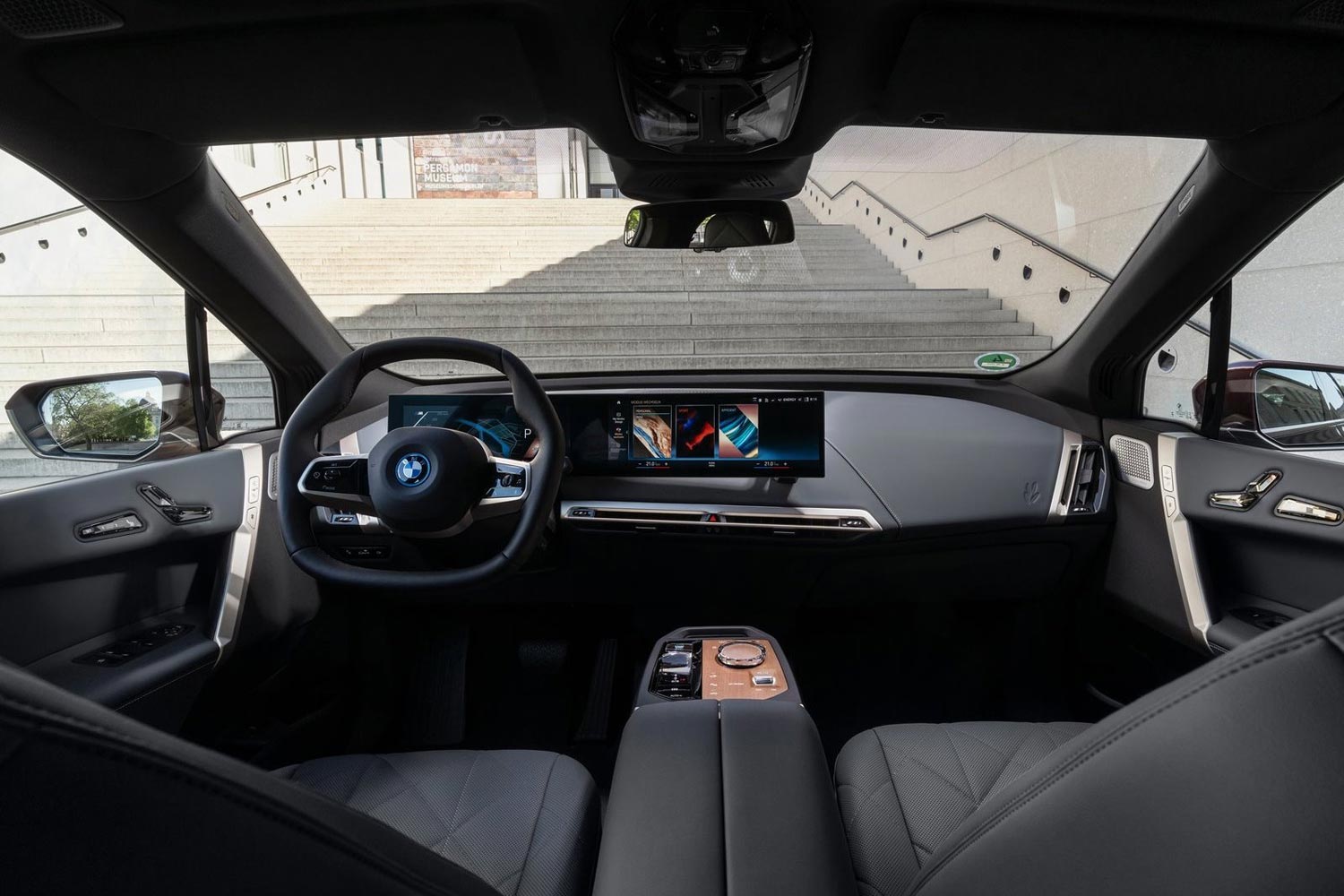 BMW IX m60 интерьер