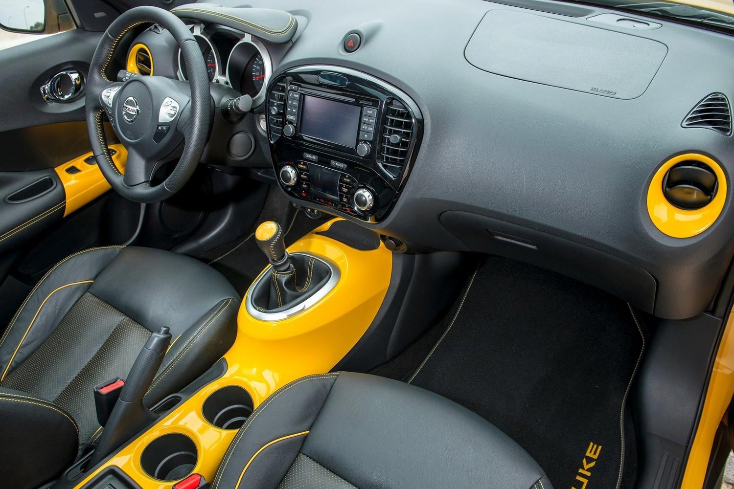 Nissan juke 2015 interior