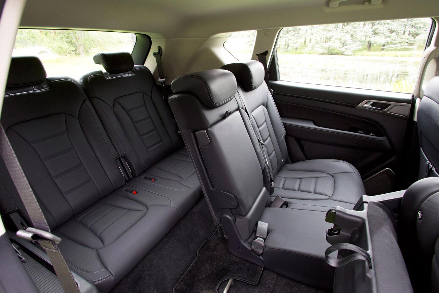 SSANGYONG Rexton Interior