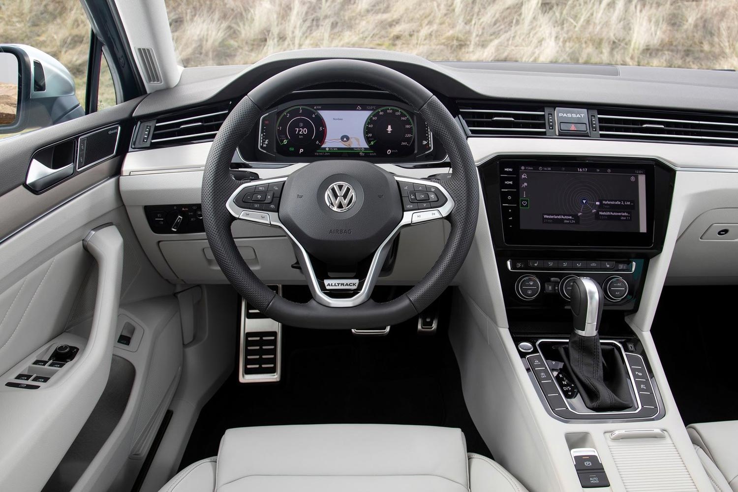 Volkswagen Passat Alltrack 2020 салон