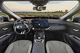 Интерьер салона BMW iX4