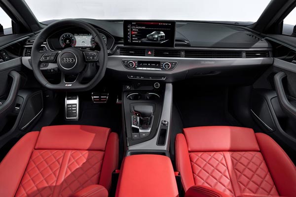 Интерьер салона Audi S4 Avant
