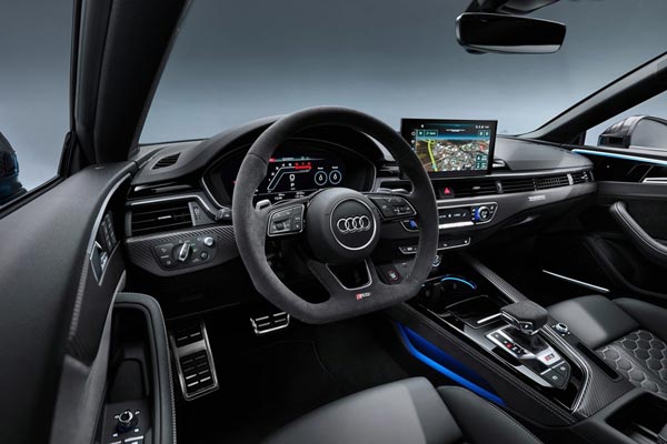 Интерьер салона Audi RS5