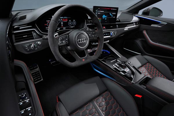 Интерьер салона Audi RS5 Sportback