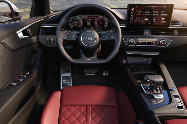 Интерьер салона Audi S5 Cabrio