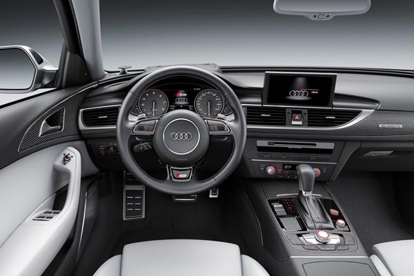 Интерьер салона Audi S6 Avant
