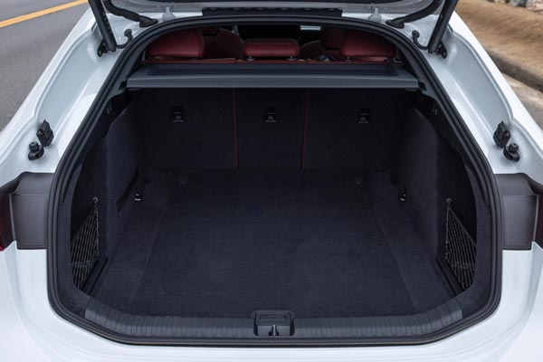 �������� ������ Audi S6 e-tron