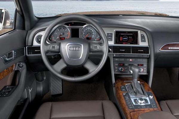 Интерьер салона Audi Allroad Quattro