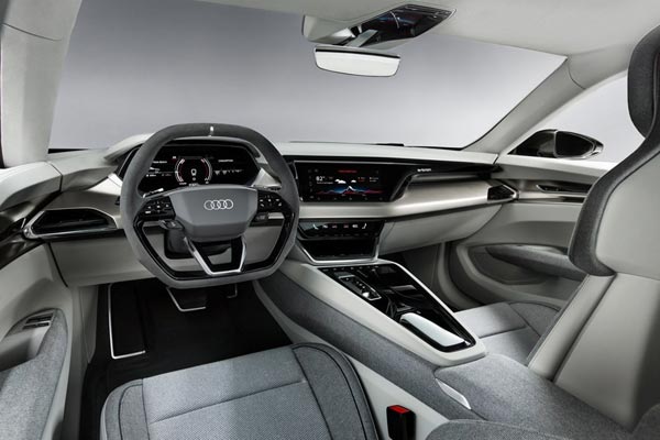 Интерьер салона Audi E-tron GT Concept