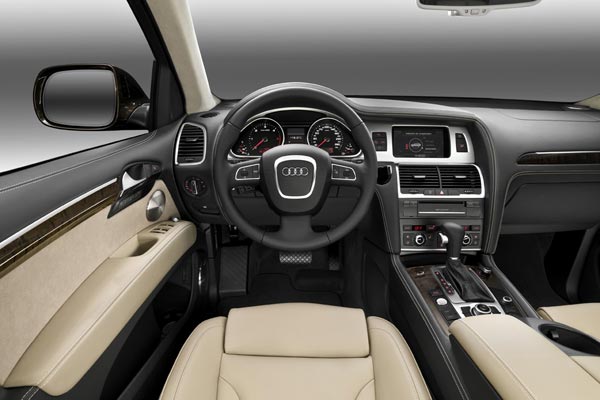 Интерьер салона Audi Q7