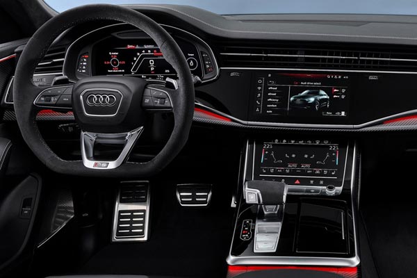 Интерьер салона Audi RS Q8