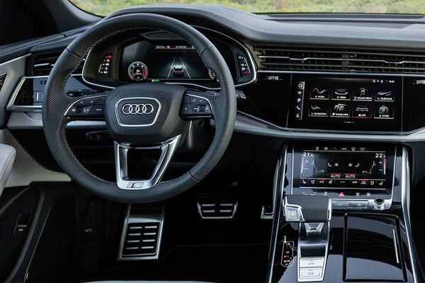   Audi Q8