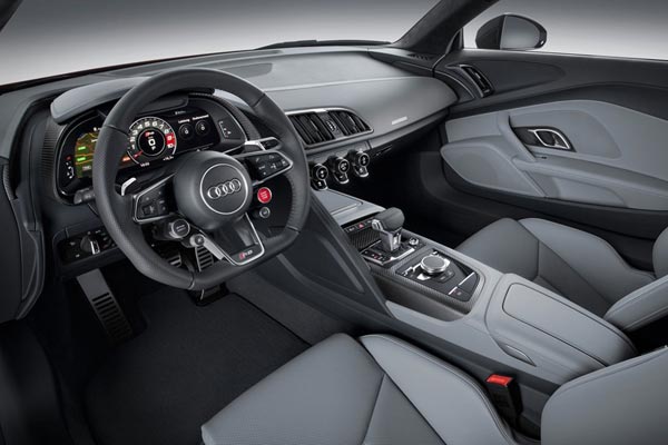   Audi R8 V10 plus