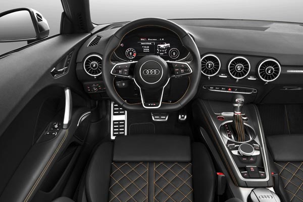 Интерьер салона Audi TTS Roadster