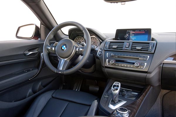 �������� ������ BMW M235i