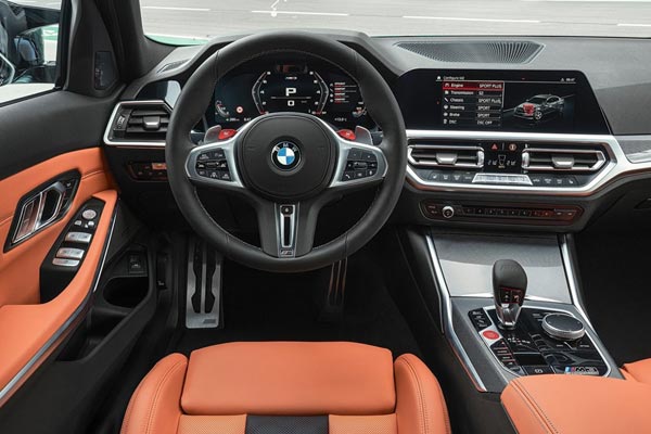 Интерьер салона BMW M3