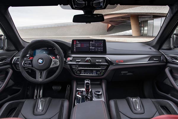   BMW M5 CS