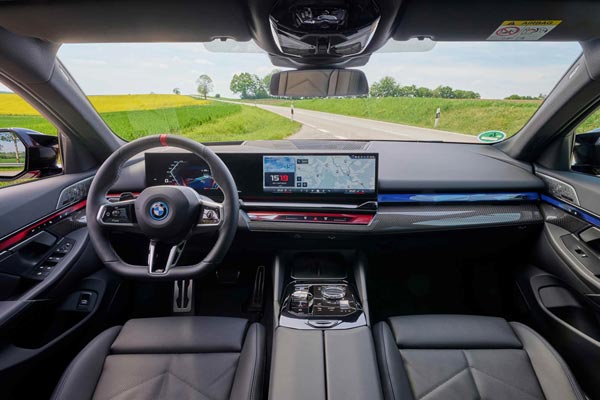   BMW i5 Touring M60