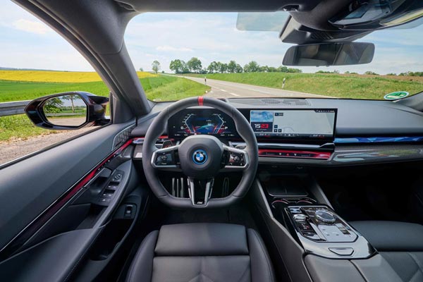   BMW i5 Touring M60