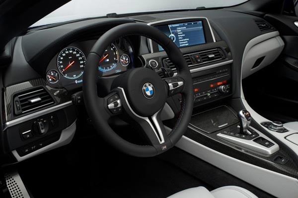 Интерьер салона BMW M6 Convertible