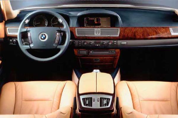 Интерьер салона BMW 7-series