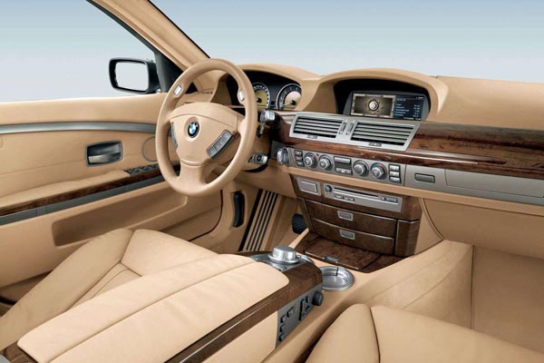 Интерьер салона BMW 7-series L