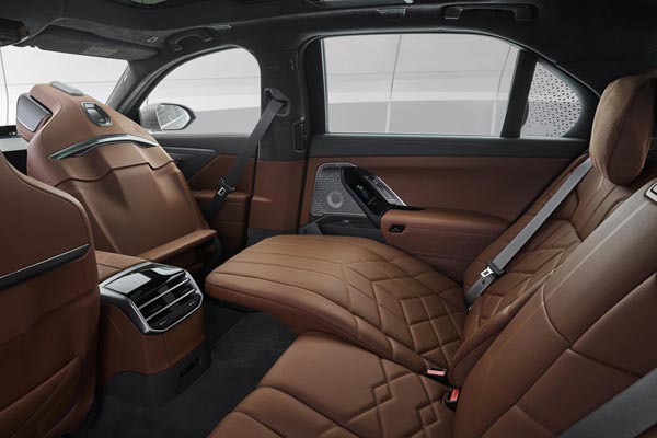 �������� ������ BMW i7