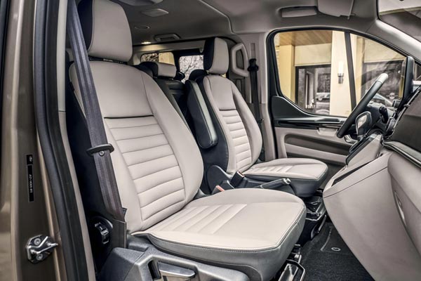   Ford Tourneo Custom LWB