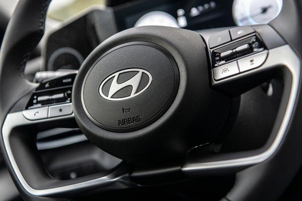   Hyundai Elantra 2023