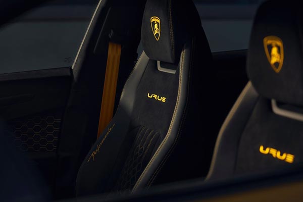   Lamborghini Urus Performante