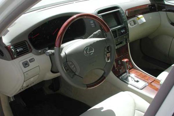   Lexus LS