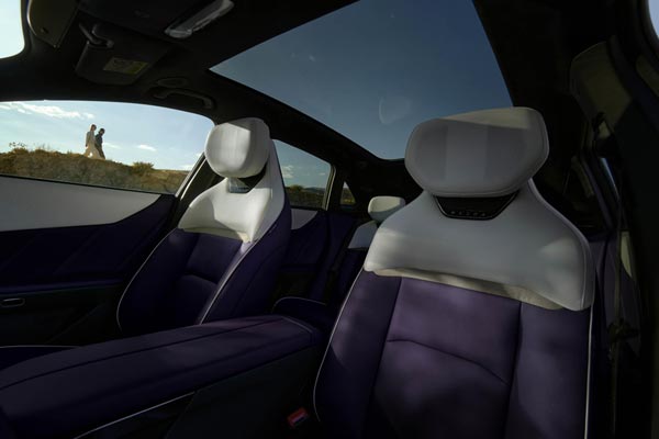 �������� ������ Mazda CX-6e