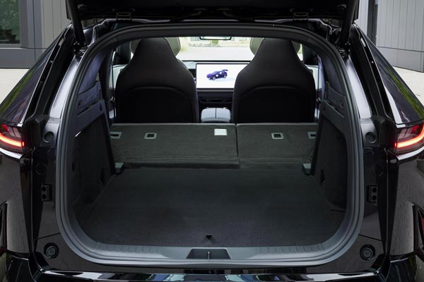 �������� ������ Mazda CX-6e