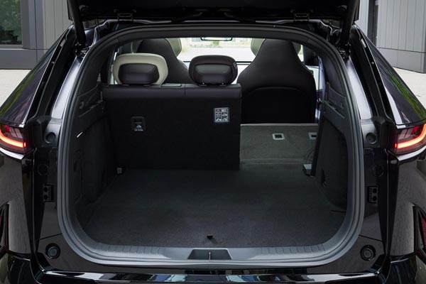 �������� ������ Mazda CX-6e