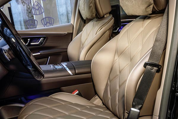   Mercedes EQS SUV Maybach