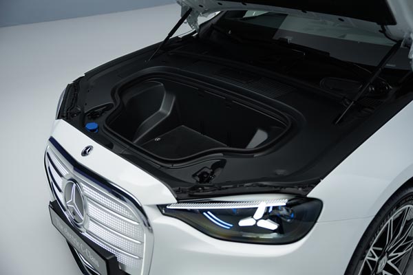 �������� ������ Mercedes C-Class Electric