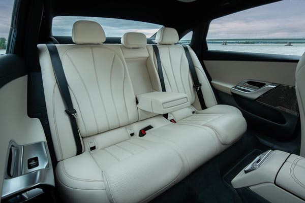 �������� ������ Mercedes C-Class Electric