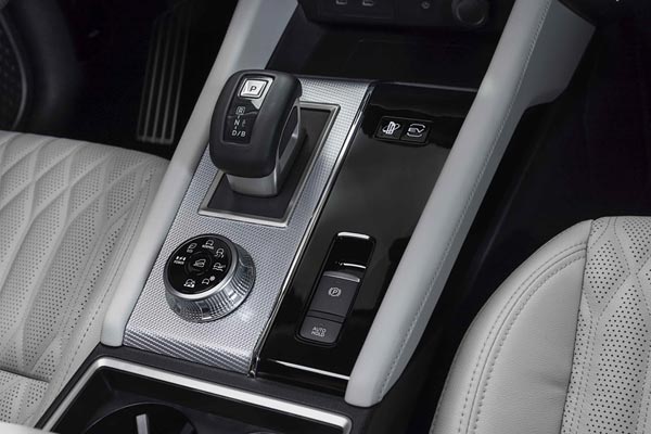   Mitsubishi Outlander PHEV