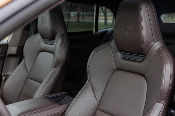 �������� ������ Porsche Cayenne Electric