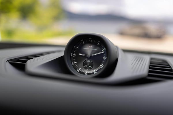 �������� ������ Porsche Cayenne Electric
